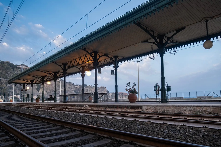 Bahnhof Taormina Giardini Naxos, Sizilien Bahnhof Taormina Giardini Naxos, Sizilien