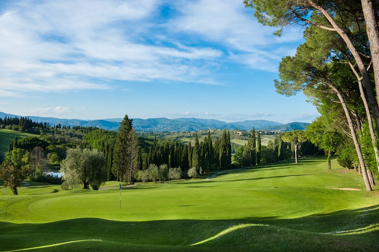 Golfen in der Toskana 50 Hektar hügeliges Terrain